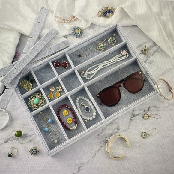 Jewelry Display Storage Organizer Tray Ice Gray Plush Velvet (24 grids) - Picture 7 of 8